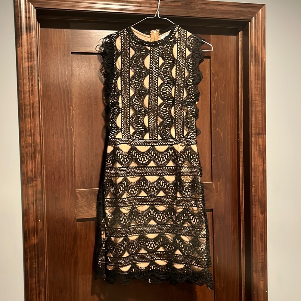 She & Sky Medium fitted dress